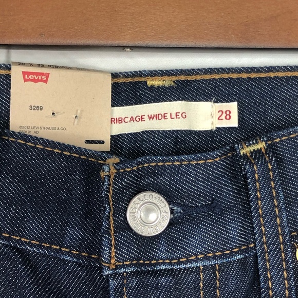 Levi's Ribcage Wide Leg Dark Denim IRR Size 28 NWT - Picture 5 of 9